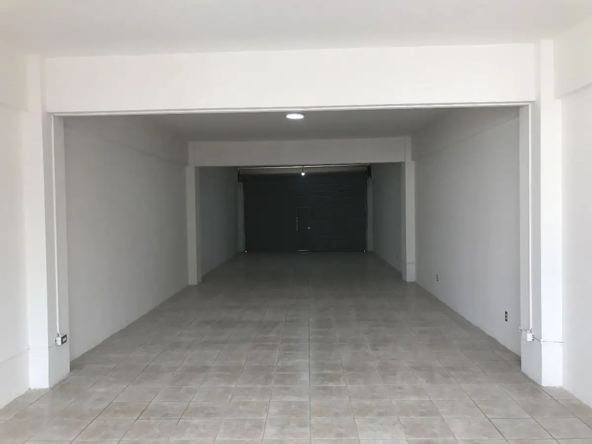 Local comercial en renta — foto 2