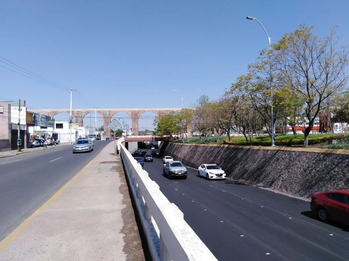 Local Comercial, Bernardo Quintana (Carretas) — foto 2