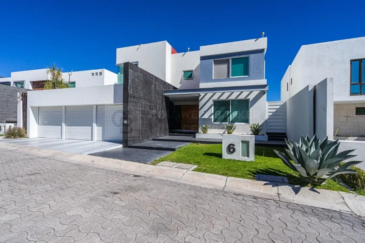 Casa Amueblada en Venta en Balcones de Juriquilla — foto 2