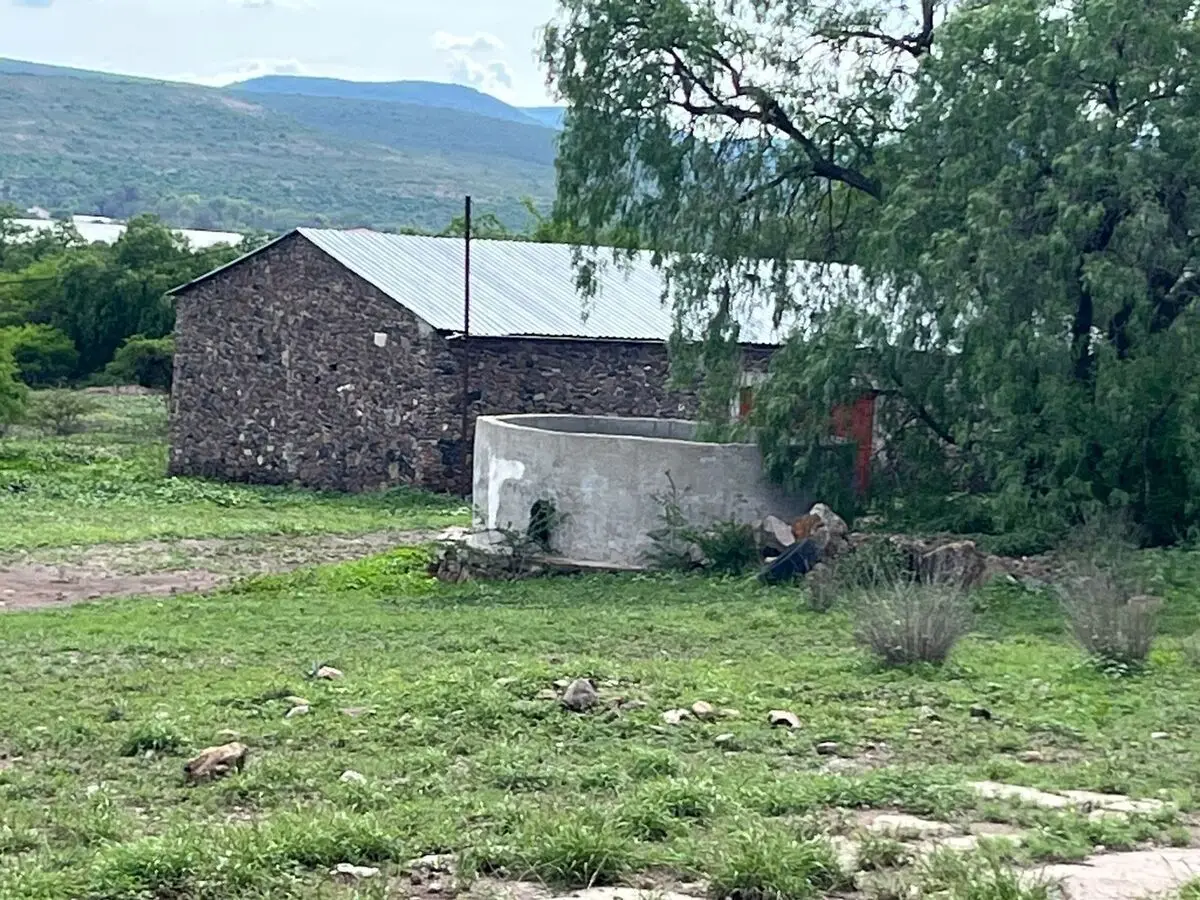 Terreno rural con construcción — foto 2