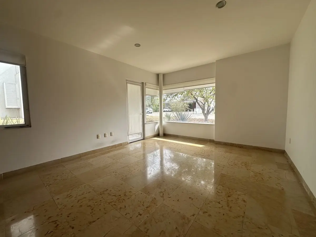 🏡 Vive el lujo en Fraccionamiento Jurica: Casa en Condominio Regency🌟 — foto 4