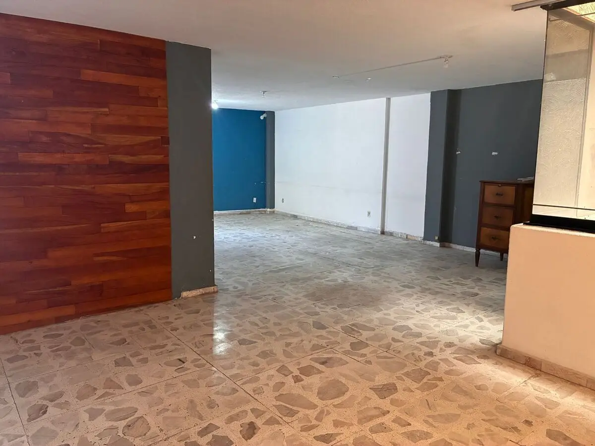 Edificio en Venta en Zona Céntrica | 3 Niveles con 8 Espacios y Estacionamiento — foto 3
