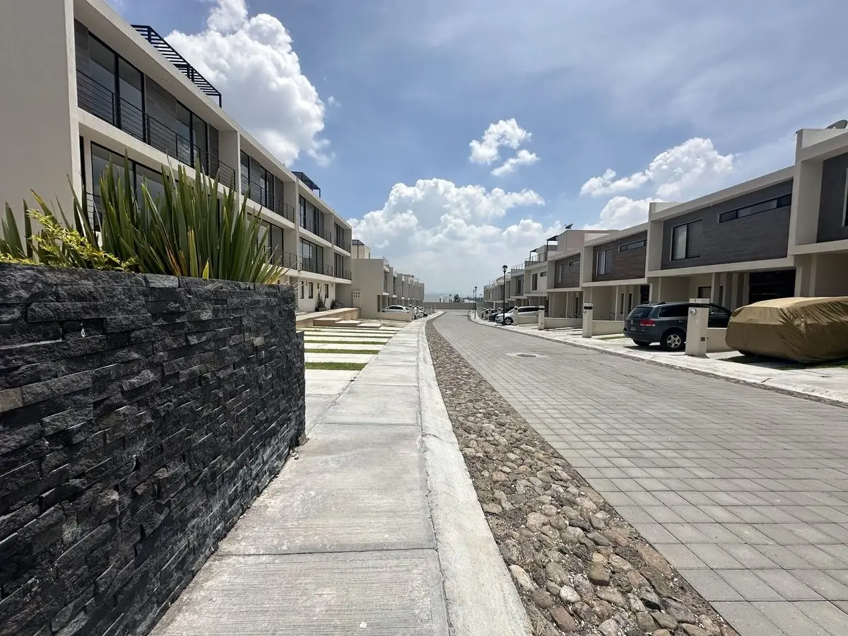Casa en Renta Residencial El Refugio Alttica — foto 3