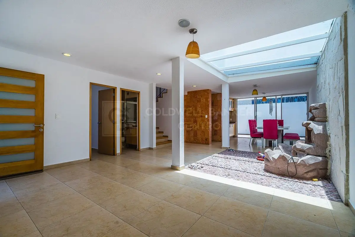 Casa en Renta en Punta Juriquilla: Exclusividad, Espacio y Comodidad en Alta — foto 4