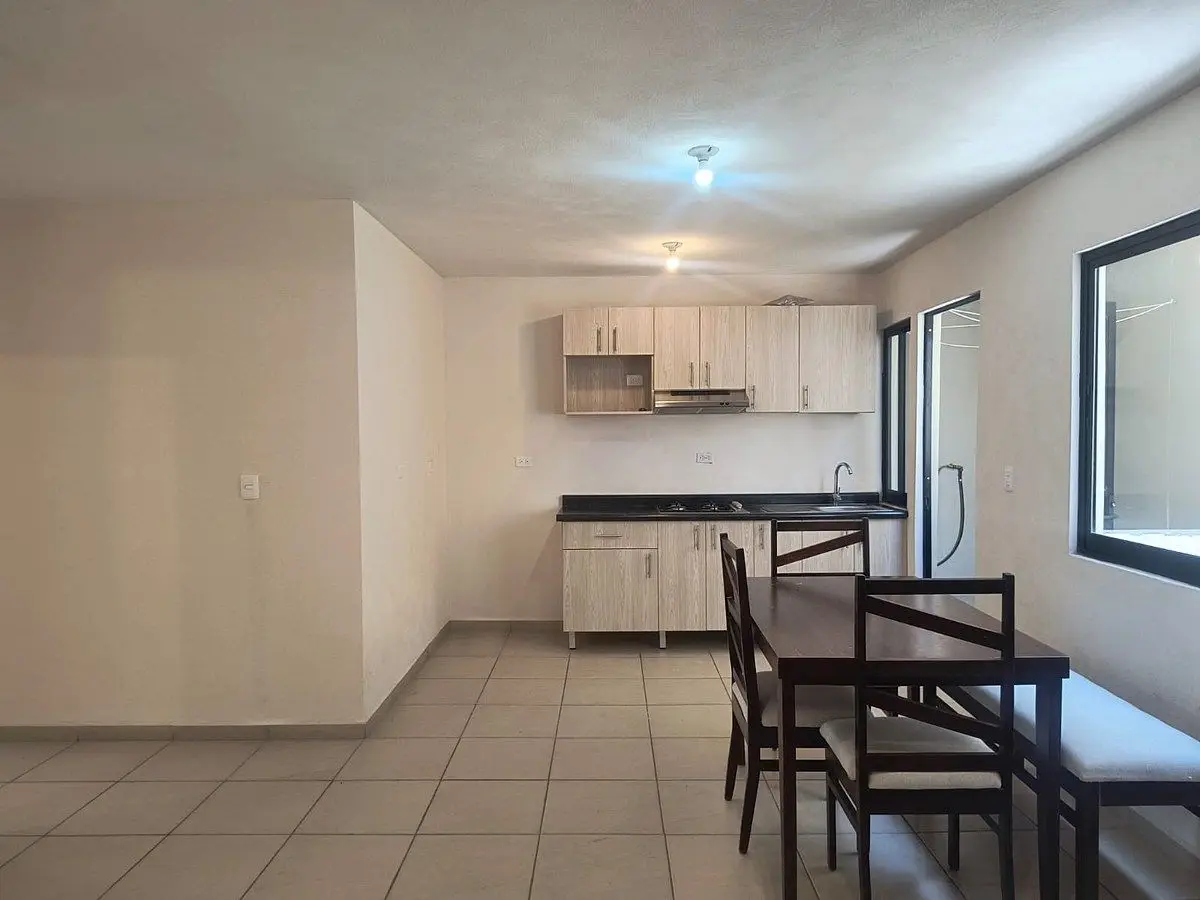 Departamento en Renta en Misión Montejo, Ciudad del Sol — foto 3