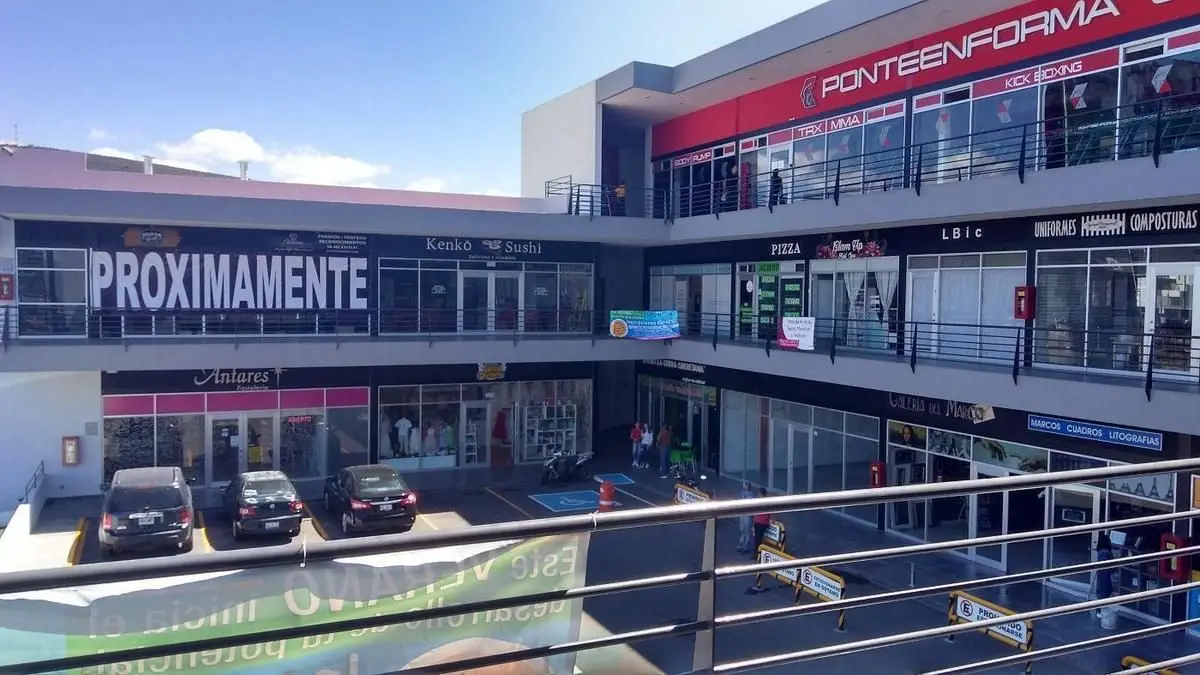 Locales en Renta Planta Baja 83m2 1er Piso 100m2 Zona el Refugio Qro. — foto 2