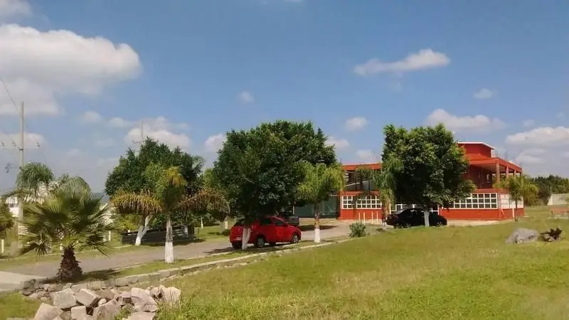 Propiedad de 11,000 M2 en Venta Junto a Punta Juriquilla Qro — foto 2