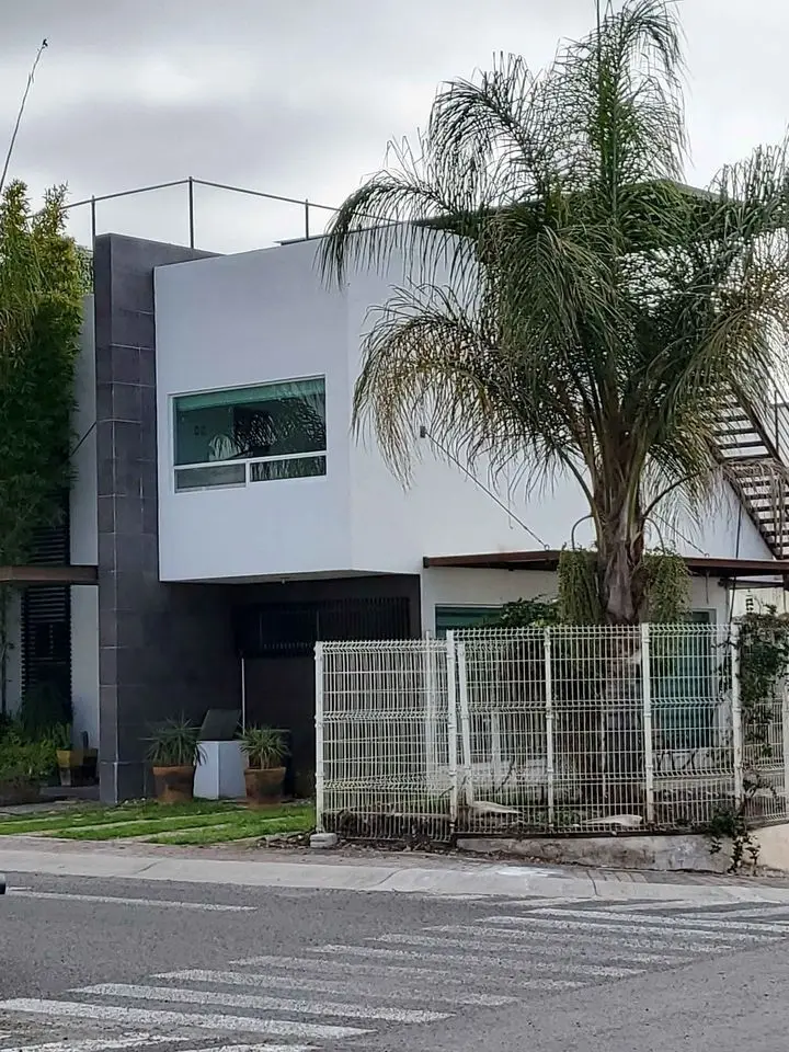 Compra Casa en Esquina del Refugio — foto 2