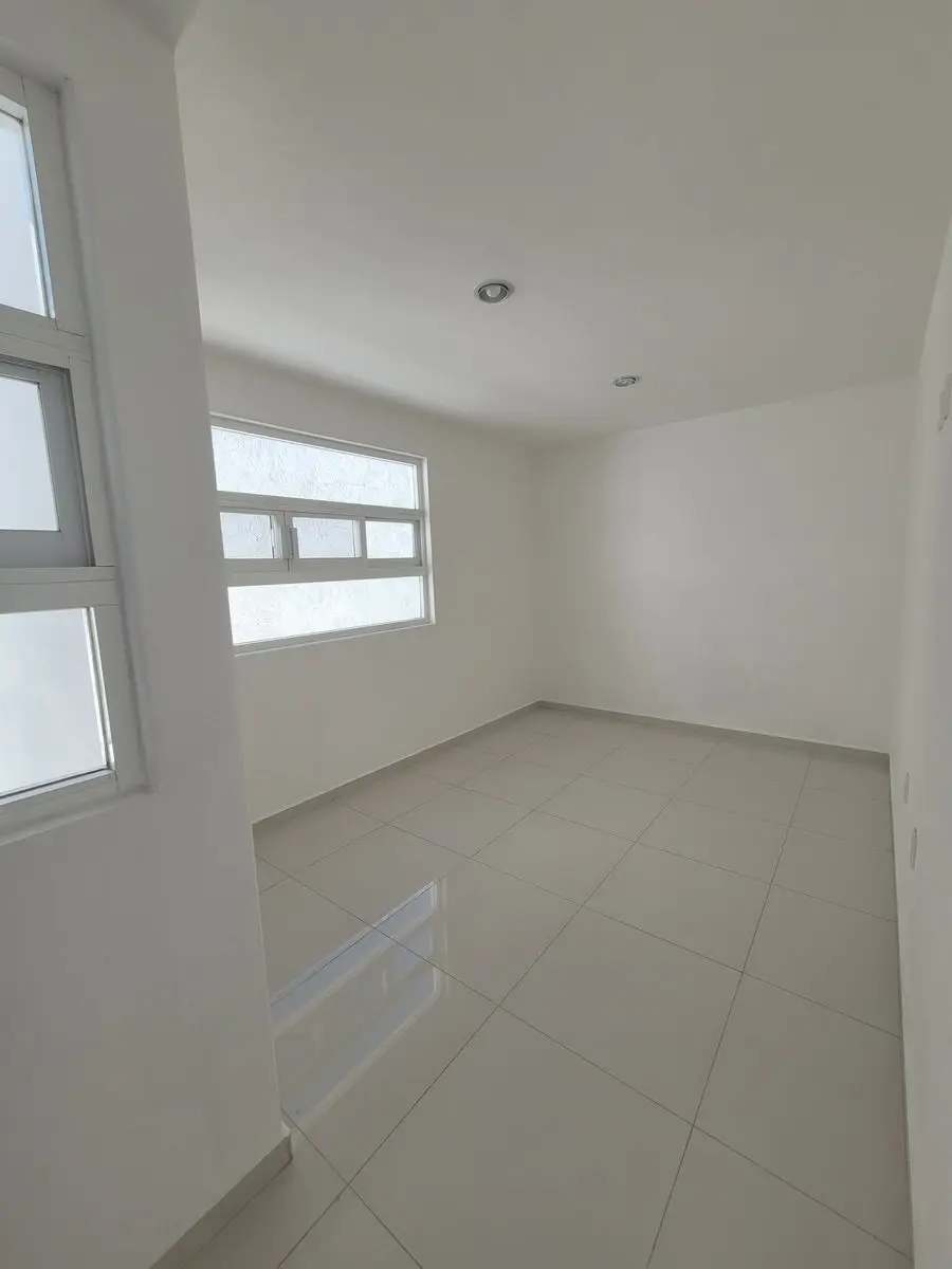 Compra Casa con Alberca en Cumbres del Lago — foto 6