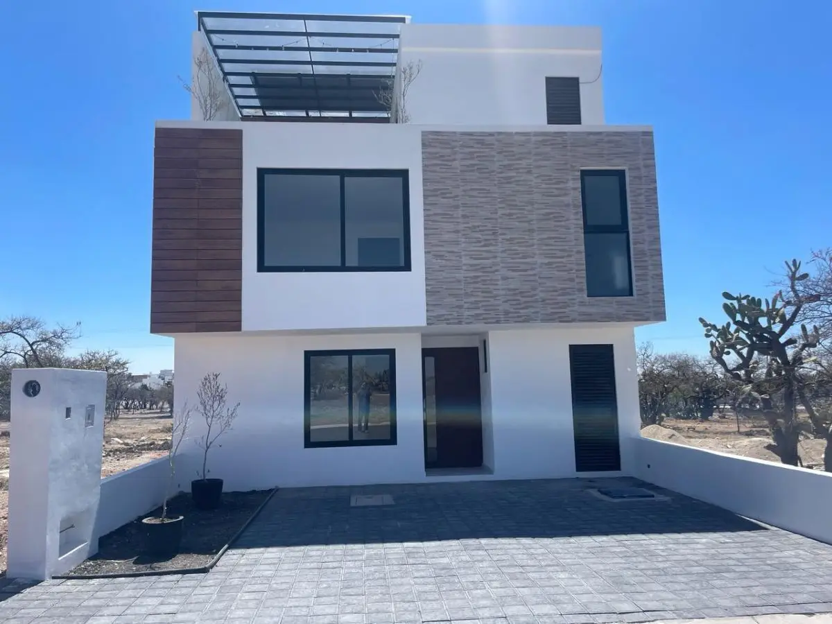 CASA LAVANDA, lista para escuchar ofertas. — foto 2