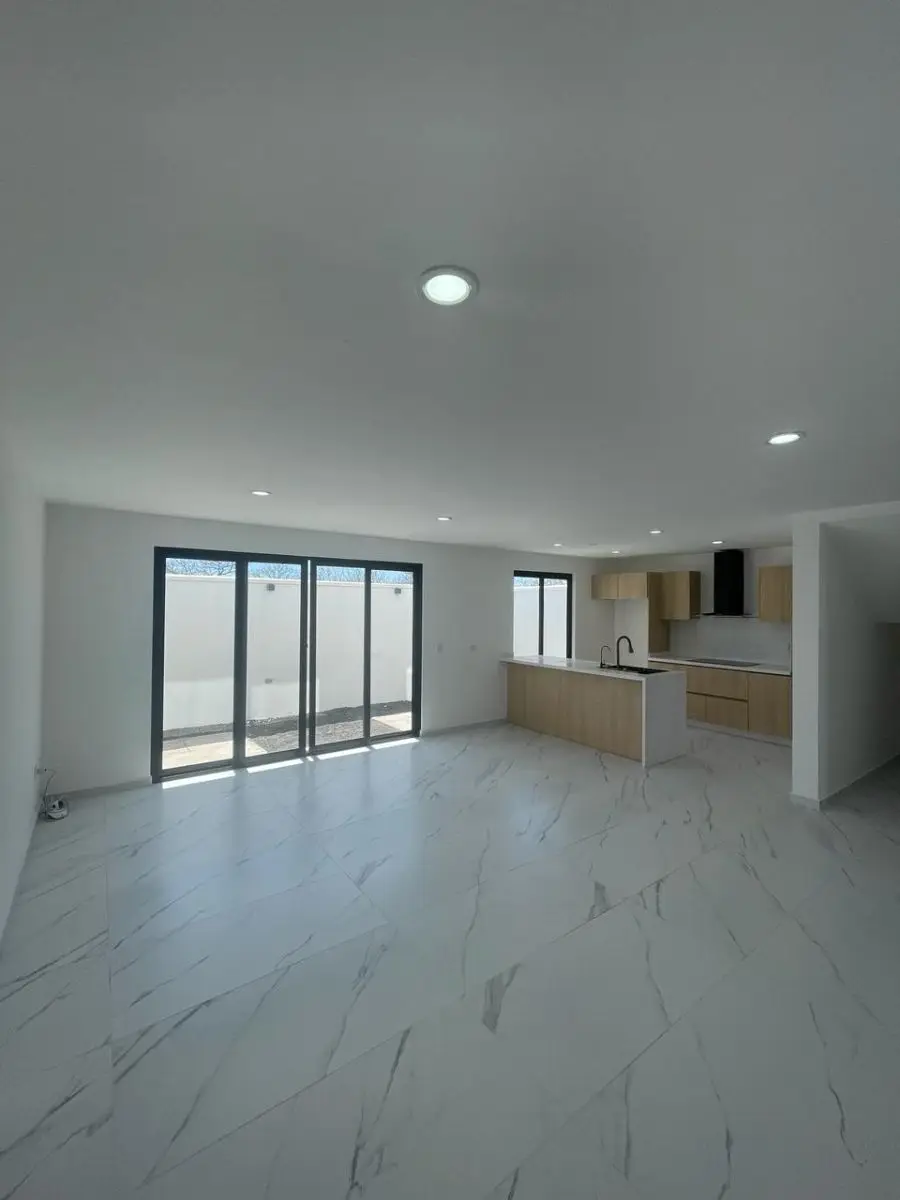CASA LAVANDA, lista para escuchar ofertas. — foto 4