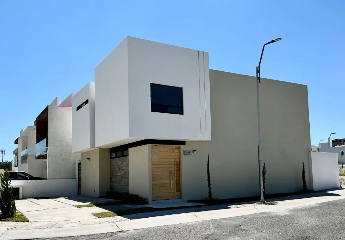 moderna, bonita y amplia casa en juriquilla ! — foto 2