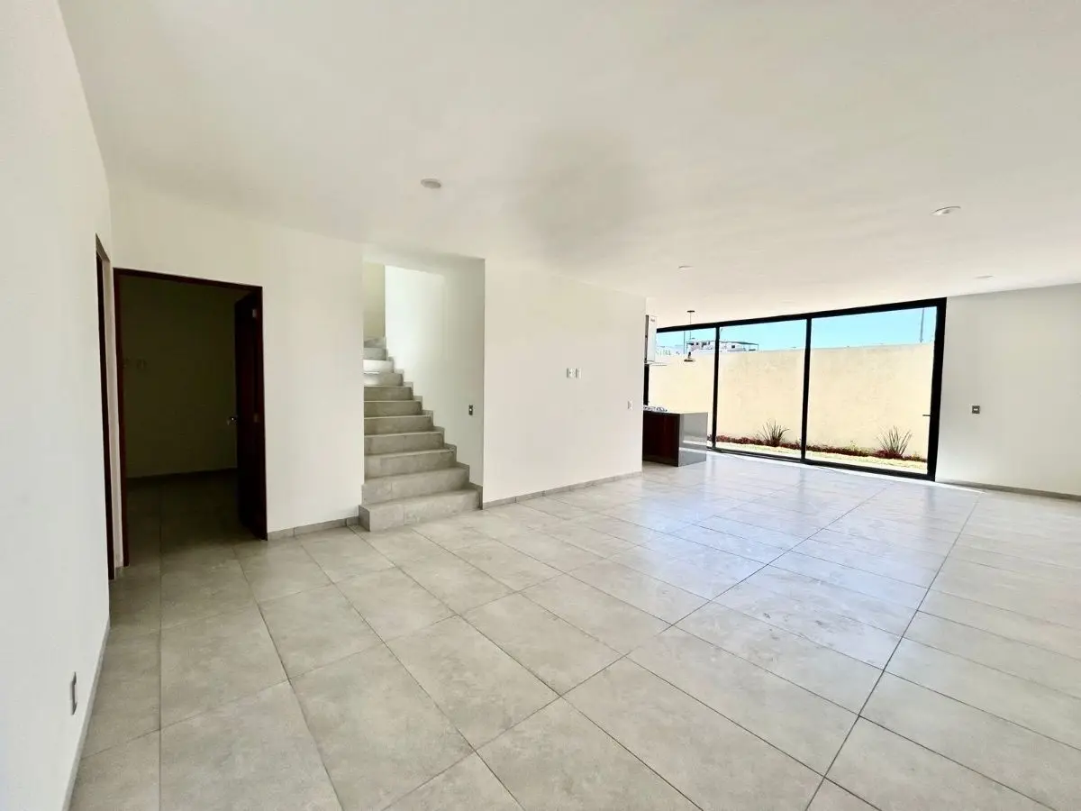 moderna, bonita y amplia casa en juriquilla ! — foto 3
