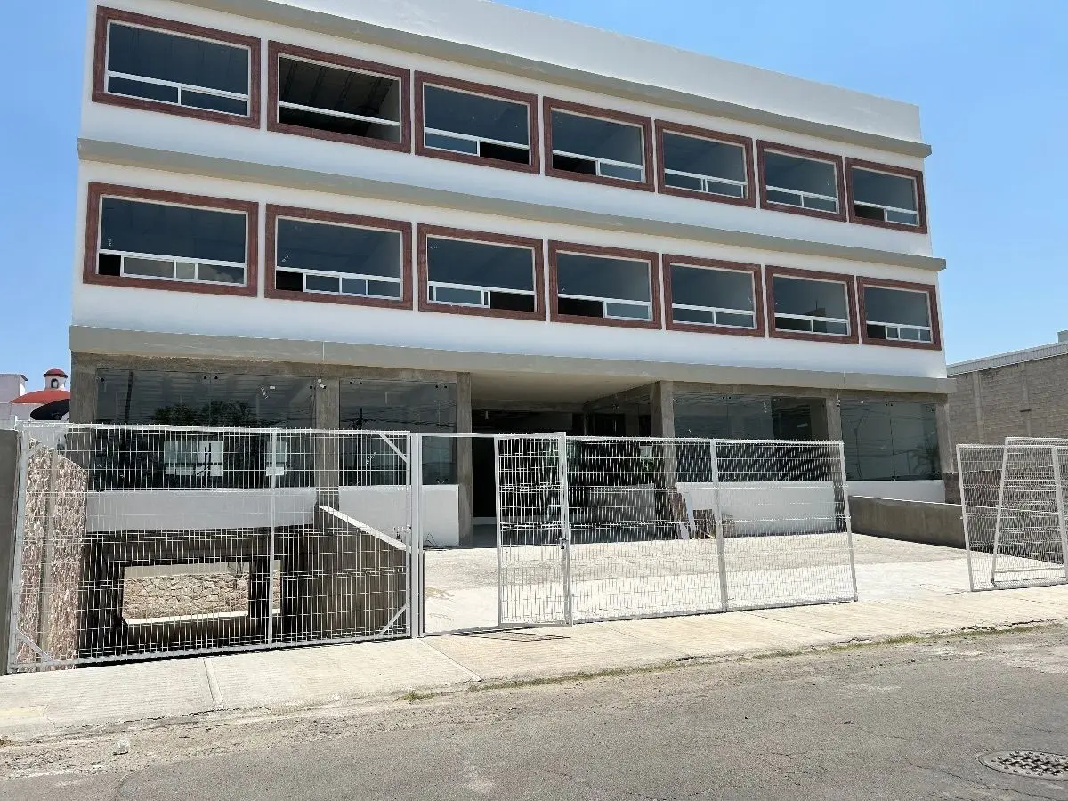 Renta Local Comercial en Av. Tlacote, Fracc. Santa Fe, Corregidora, Queretaro. — foto 2