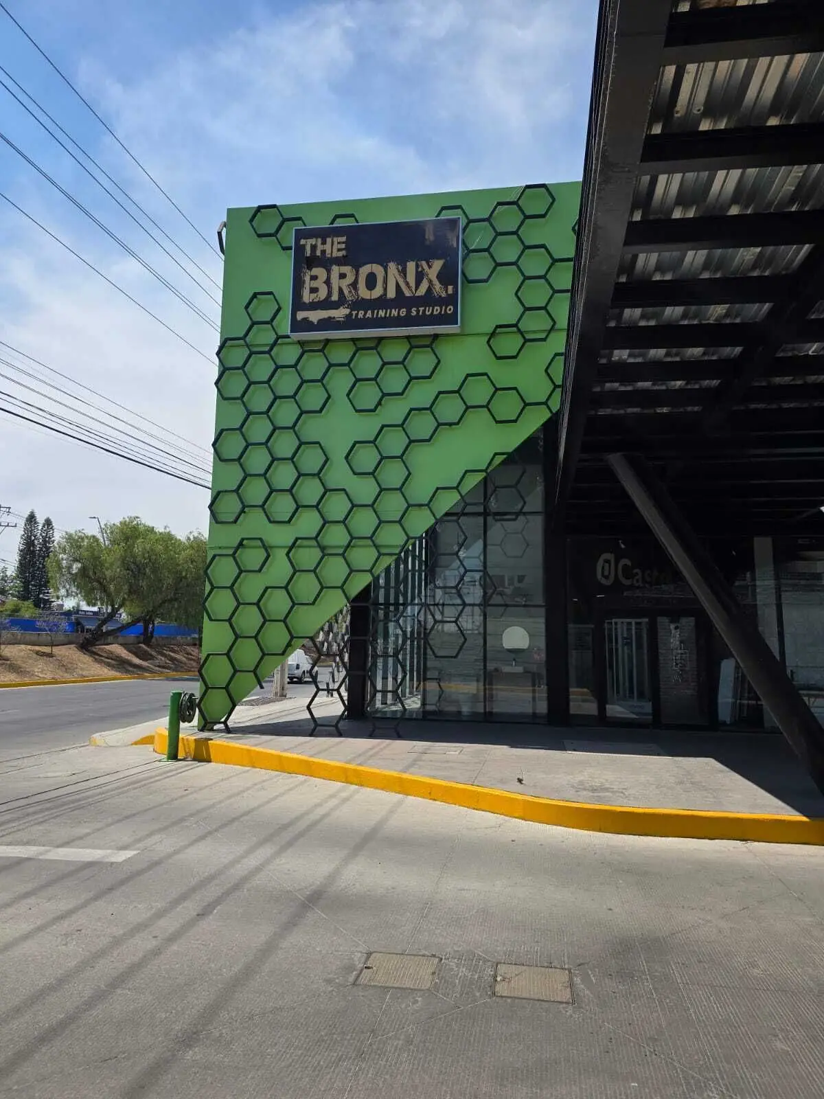 Excelente local en renta en Irapuato, ideal para concesionaria — foto 3