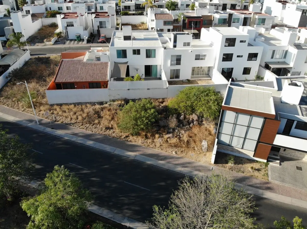 Terreno con uso de suelo mixto. — foto 2