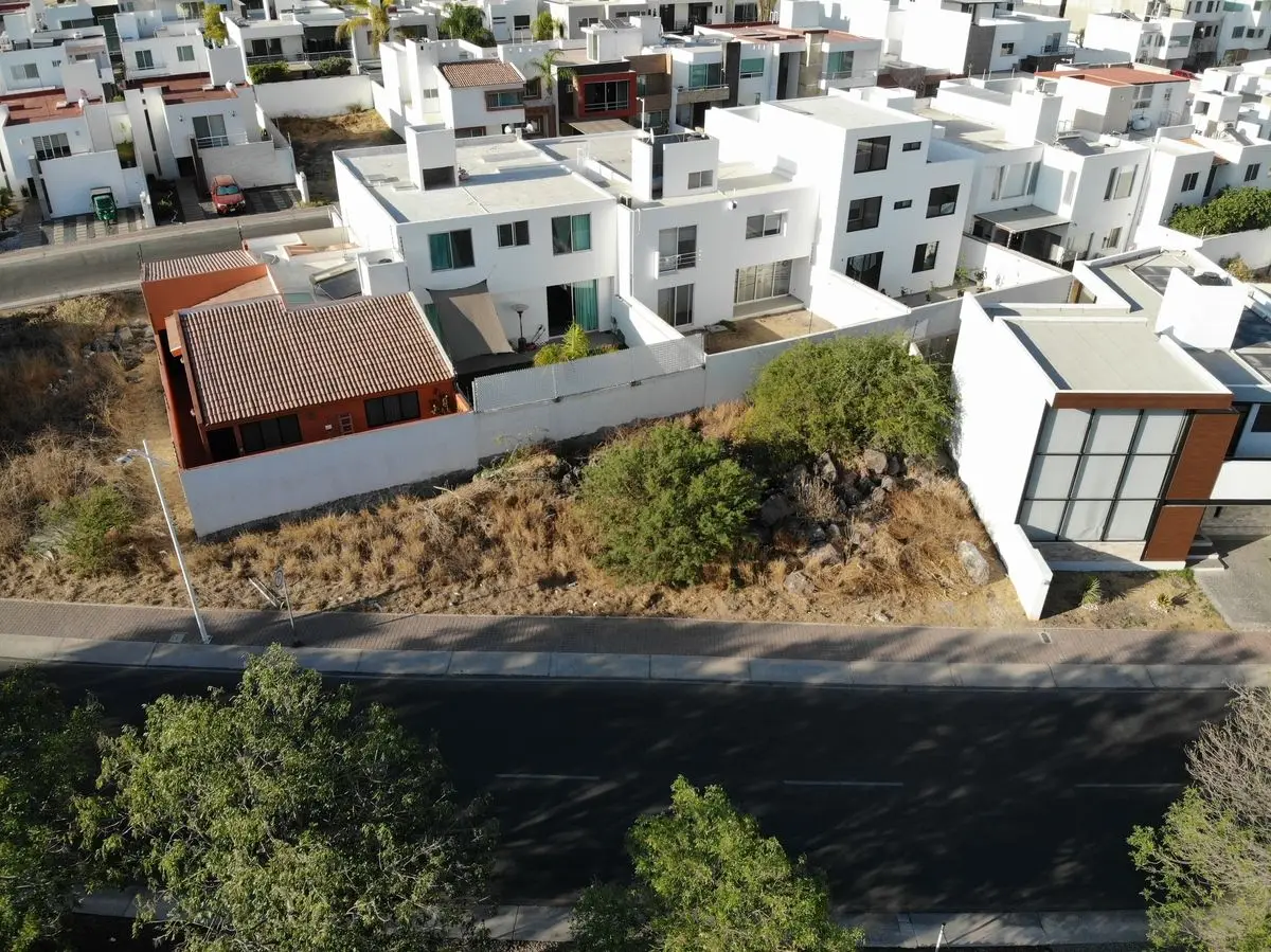 Terreno con uso de suelo mixto. — foto 3