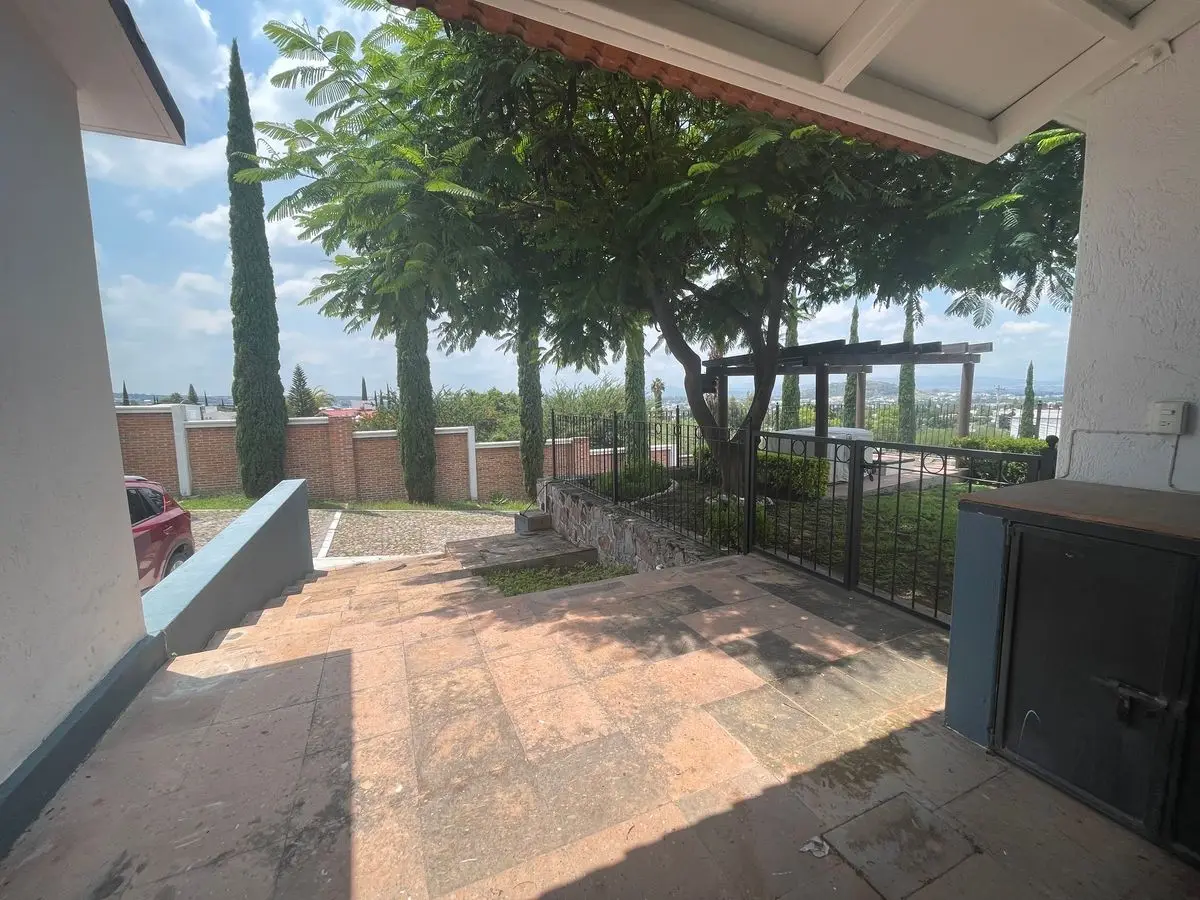Casa en Venta de 1 Piso con Departamento Independiente — foto 3