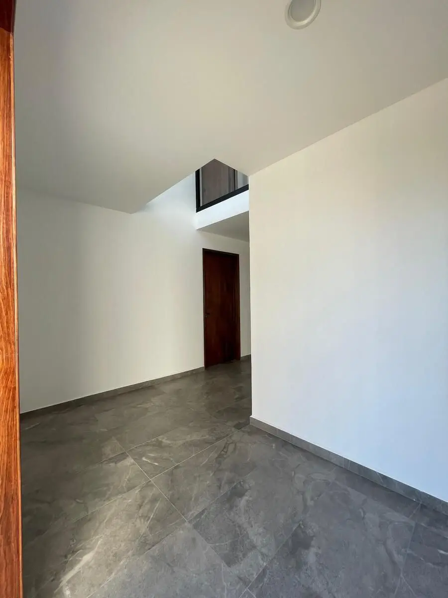 Casa de 4 recámaras en venta, 248 m2, Residencial El Refugio — foto 3