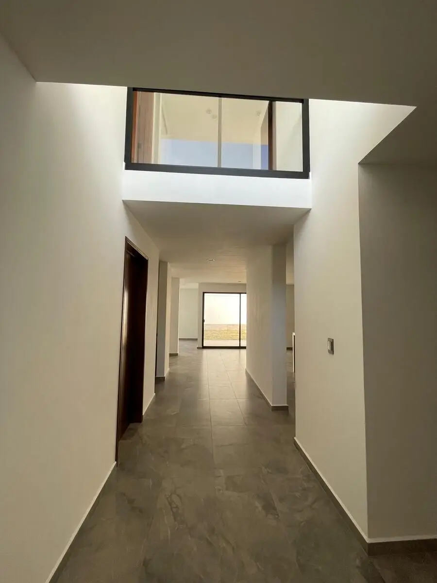 Casa de 4 recámaras en venta, 248 m2, Residencial El Refugio — foto 4