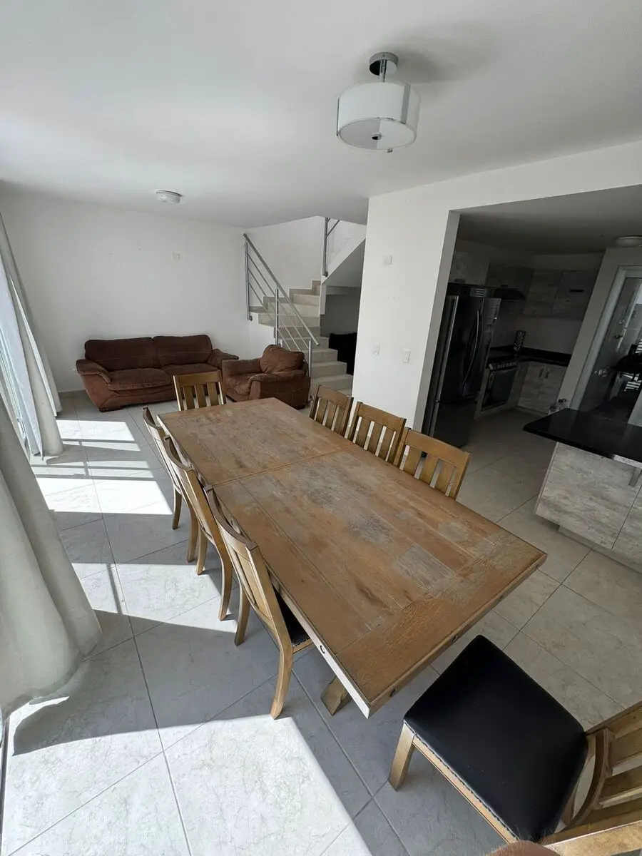 Casa con excelente ubicación y excedente de jardin !! — foto 4