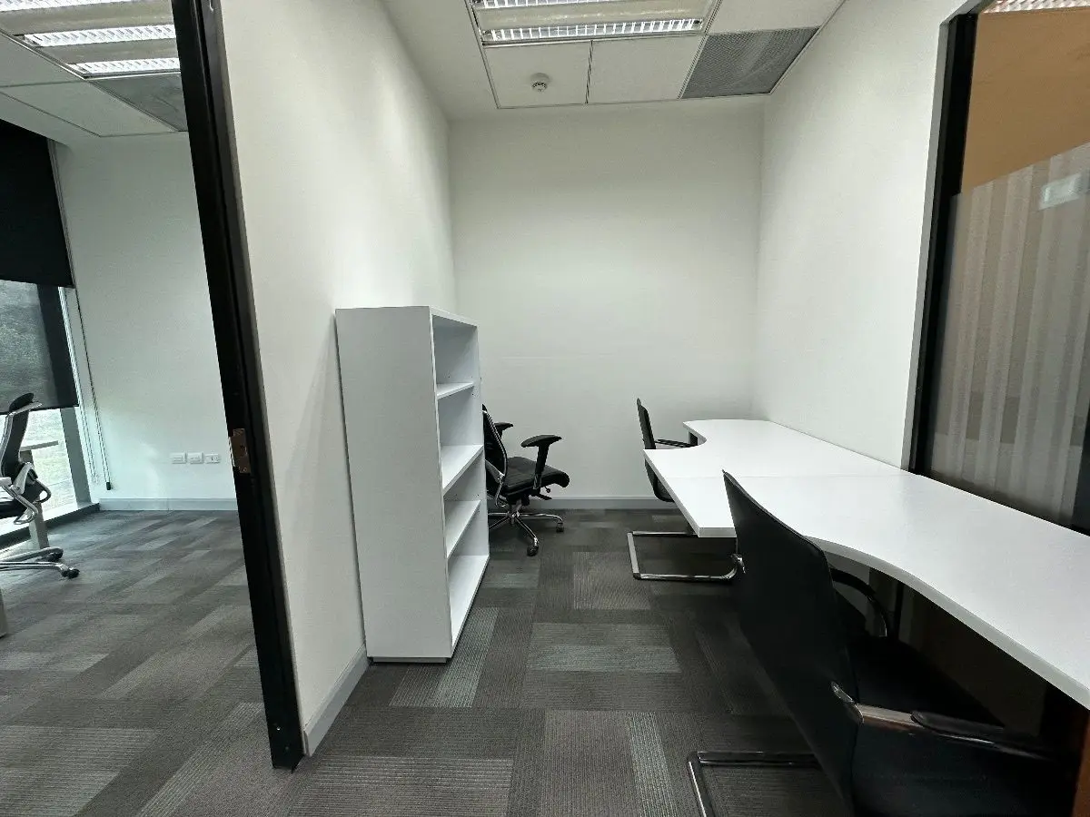 Oficina en renta amueblados servicios incluidos Pabellon M centro Monterrey — foto 2