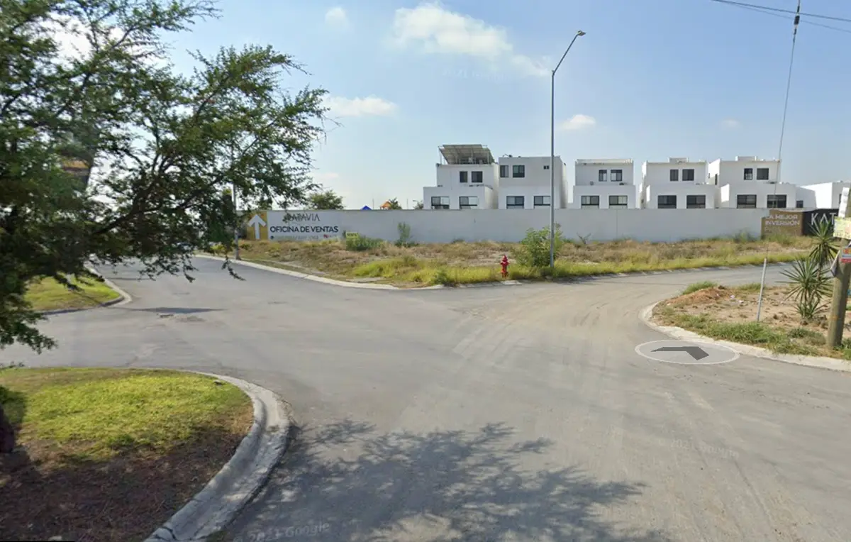 Ofrezco terreno renta o venta comercial en esquina Apodaca