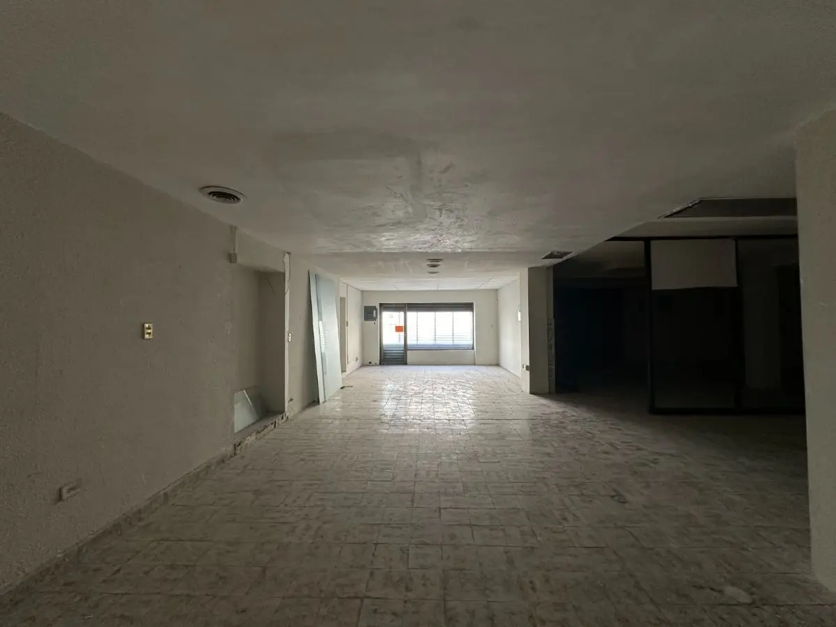 Edificio en renta en esquina cerca de la Macro Plaza todo o en partes — foto 3