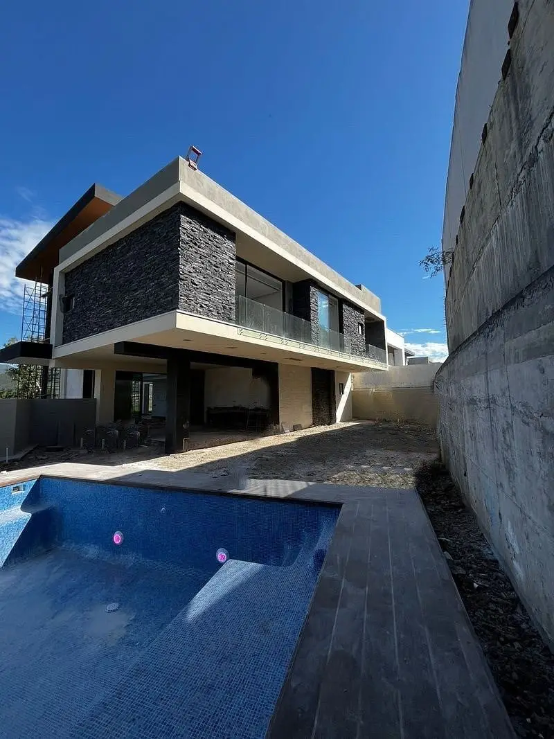 Casa residencial en VENTA Priv Sierra alta 10 Sect Zona Sur Carr Nacional MTY