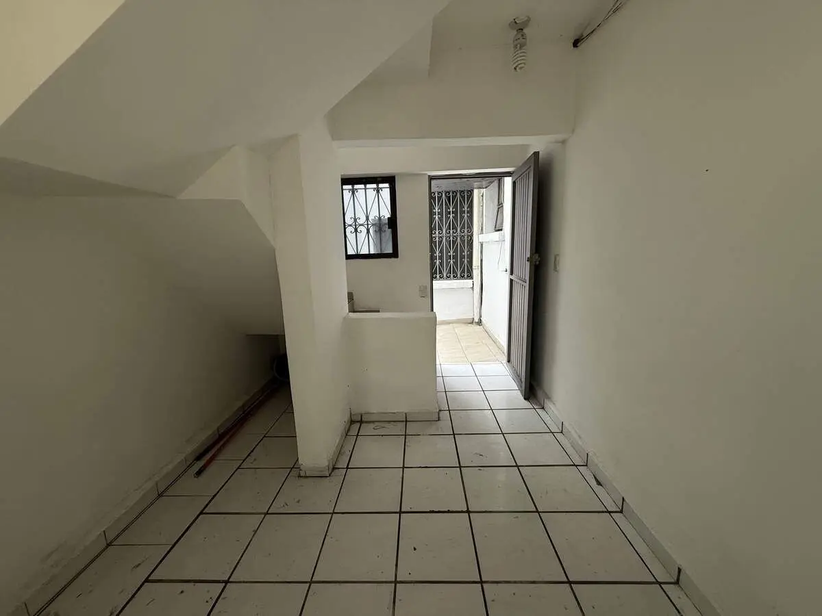 Casa en venta con uso de suelo comercial sobre felix u gomez centro Monterrey — foto 4