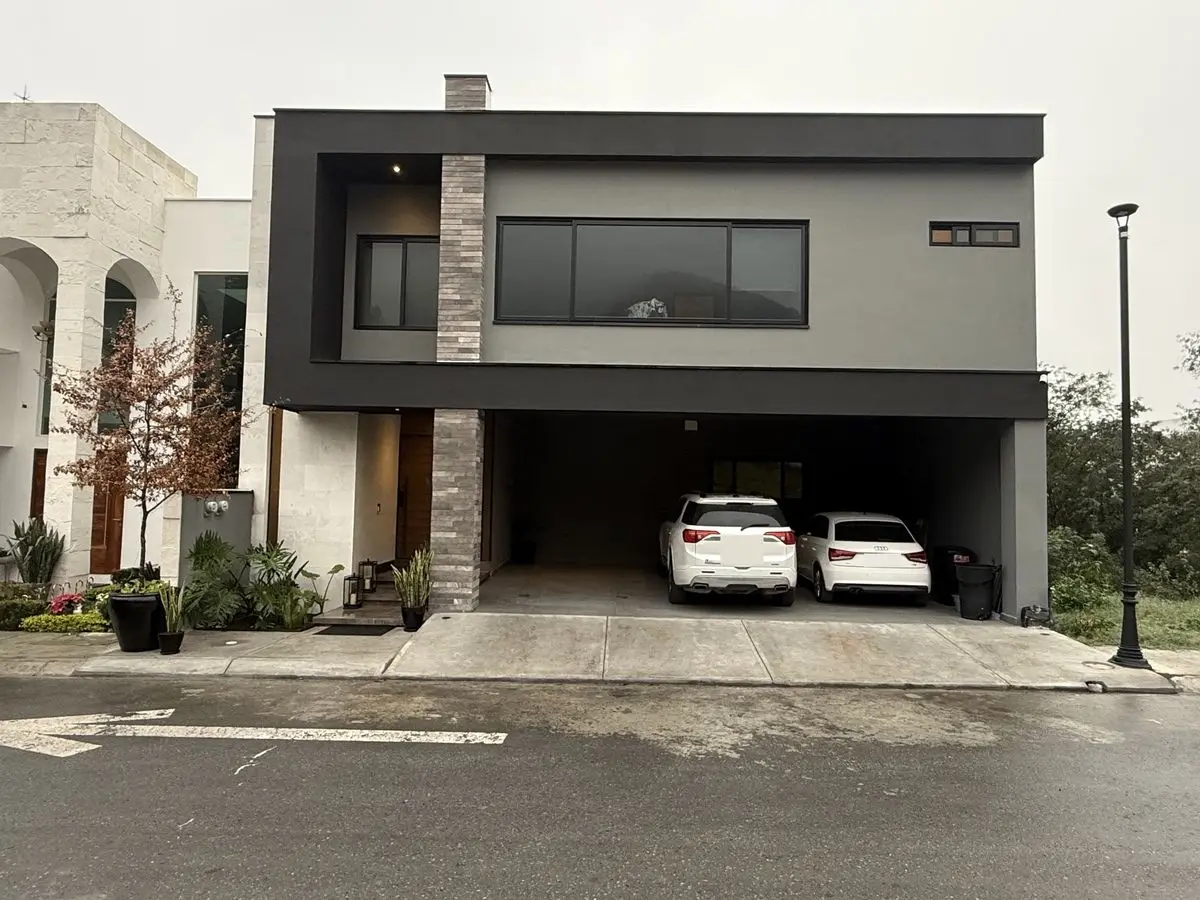Casa en VENTA carr nacional el barro priv Santa Isabel Monterrey