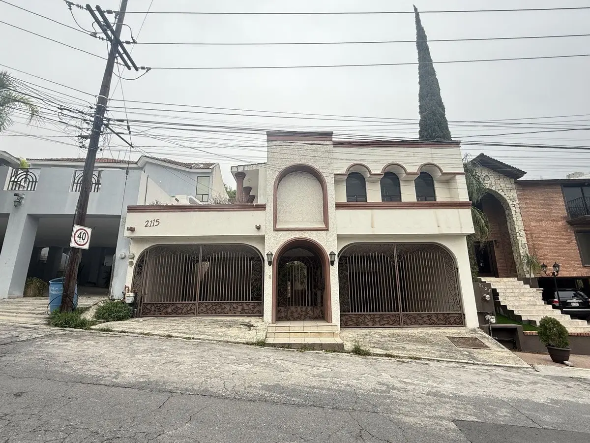 Casa en VENTA a 15 min del TEC en contry sol Guadalupe - Monterrey