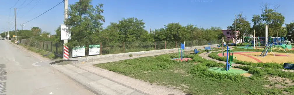 Terreno comercial en renta sobre av. alto flujo salida San Fernando en Reynosa — foto 2