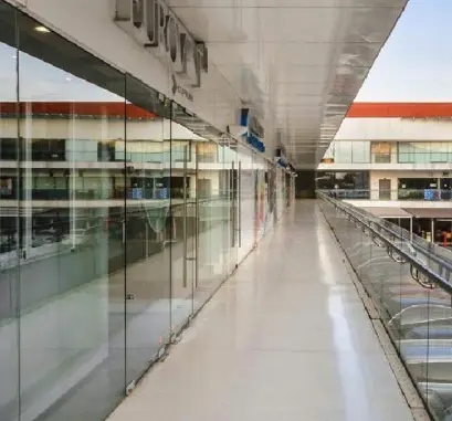 Oficina en renta con acabados de lujo en plaza comercial San Pedro Garza García — foto 2