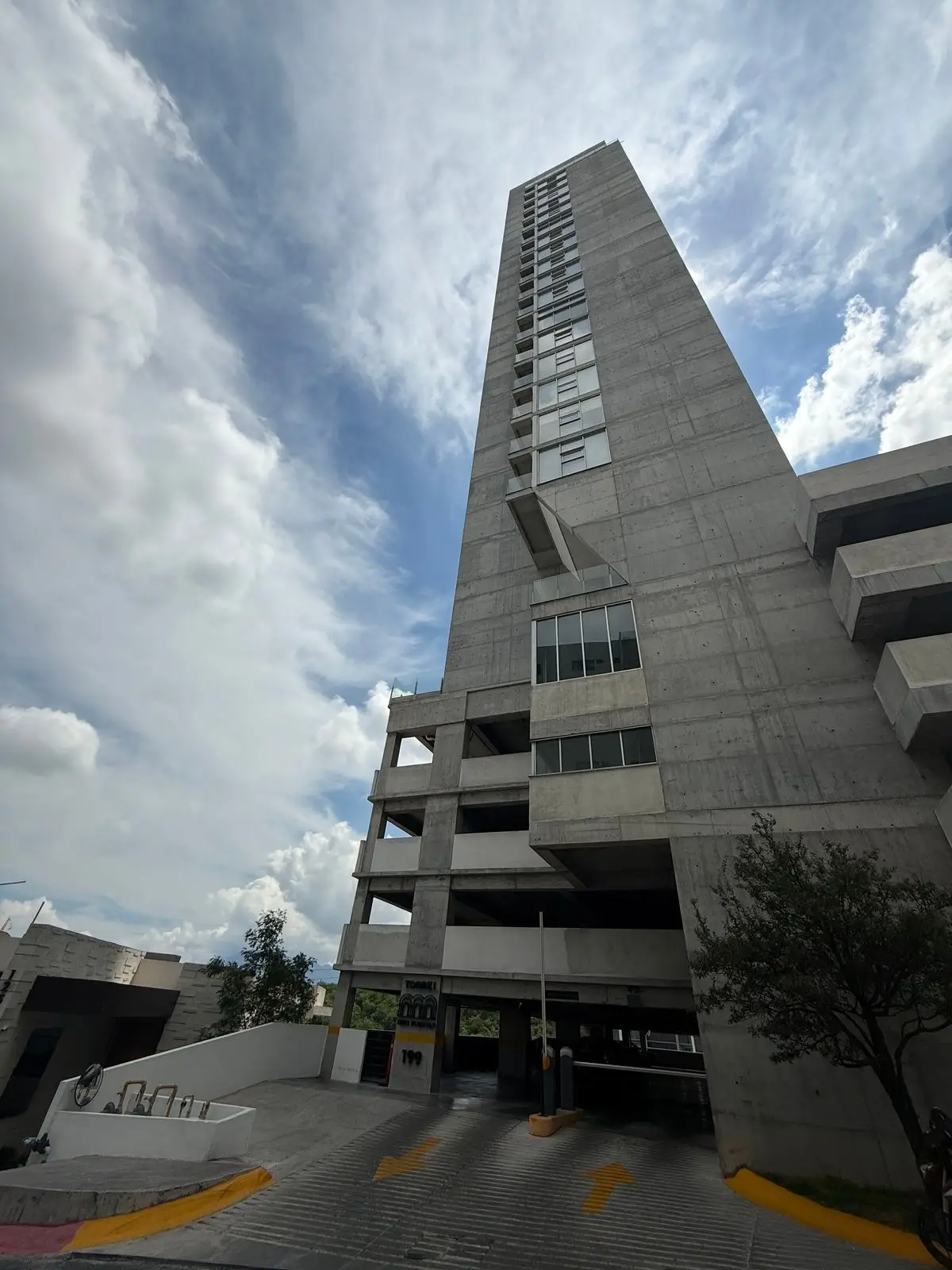 Departamento en renta semi amueblado, zona San Jerónimo, Monterrey