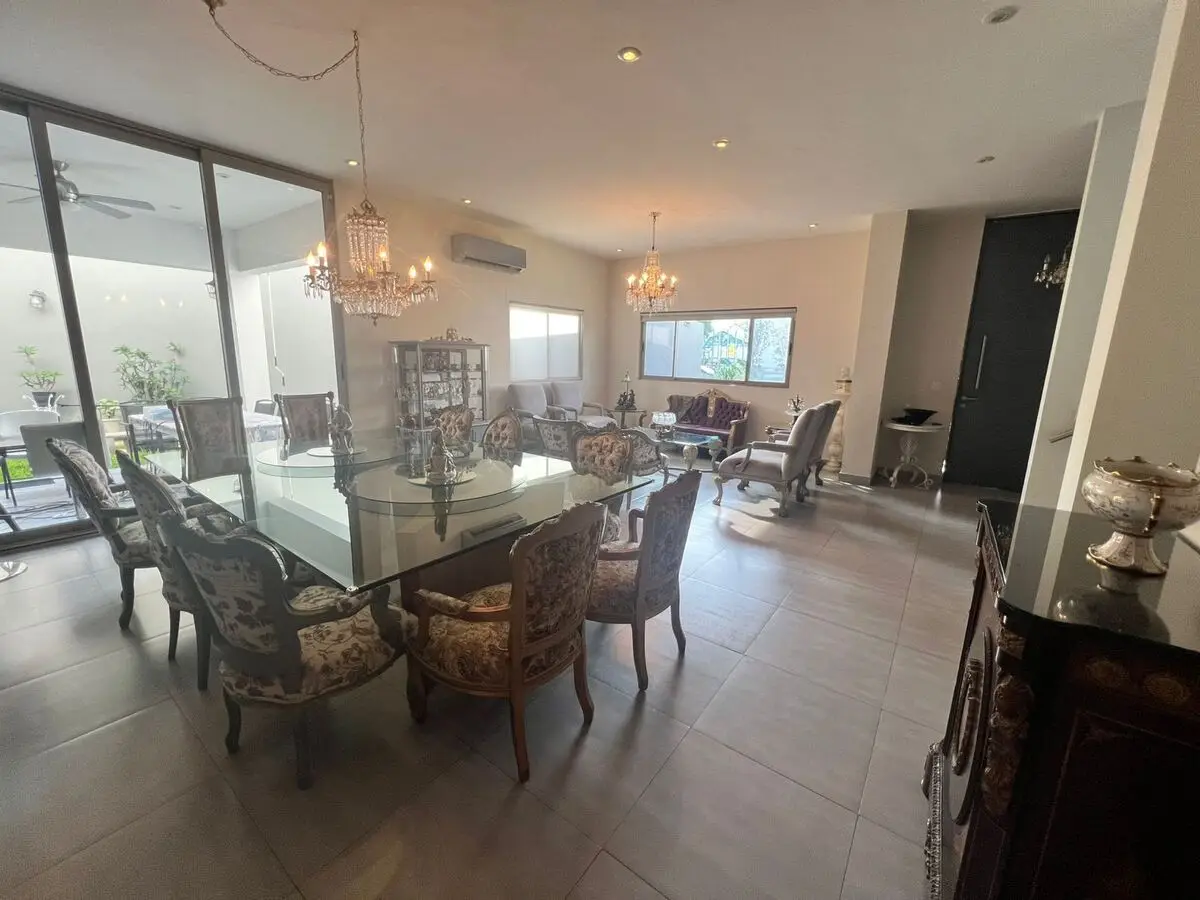 Casa VENTA esq. frente a parque carca a San Pedro Col. Colinas del Valle Mty — foto 5