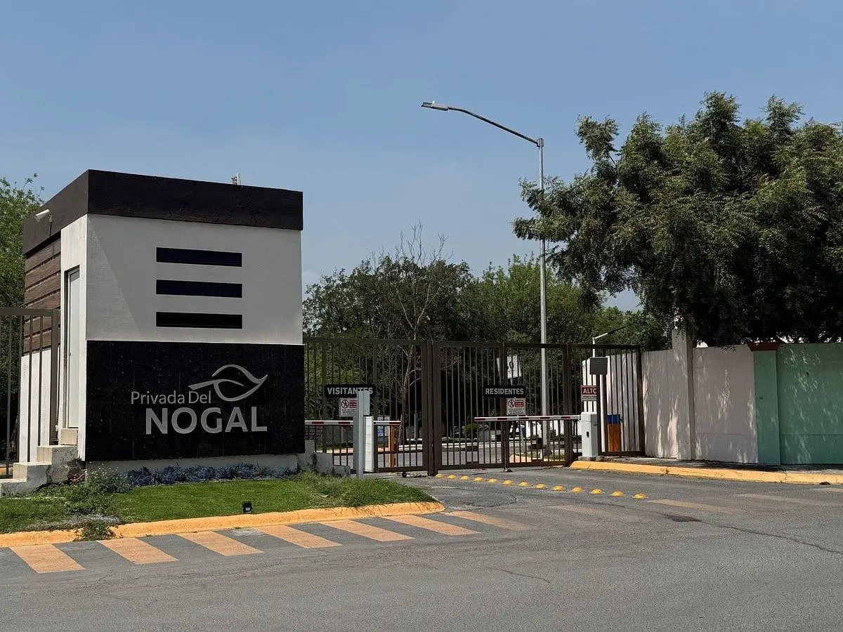 Casa en Renta con terreno excedente Priv puerta Anáhuac Escobedo — foto 2