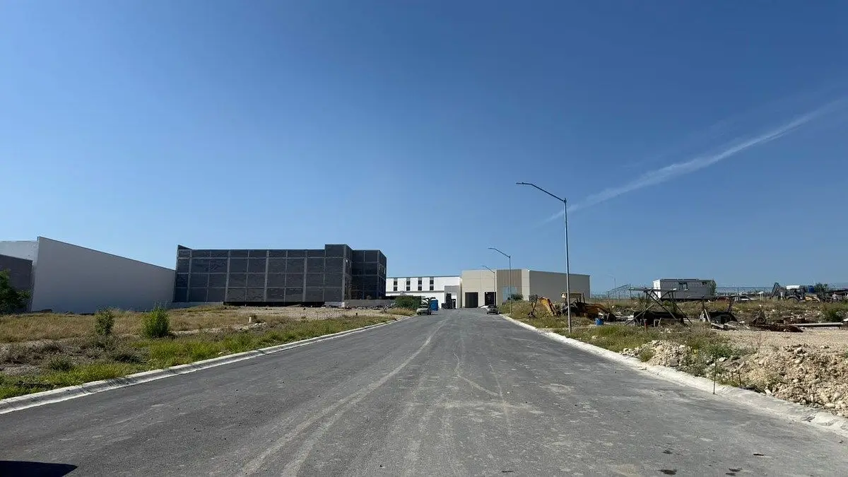 Bodega nave industrial en RENTA con oficinas EKKOS Park Apodaca — foto 3