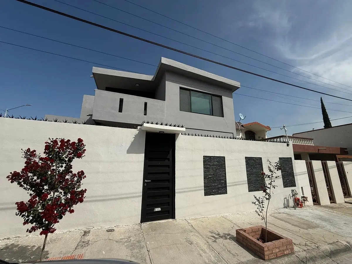 Loft Amueblado con Balcón Privado en Renta – Zona Tec / Alta Vista — foto 2
