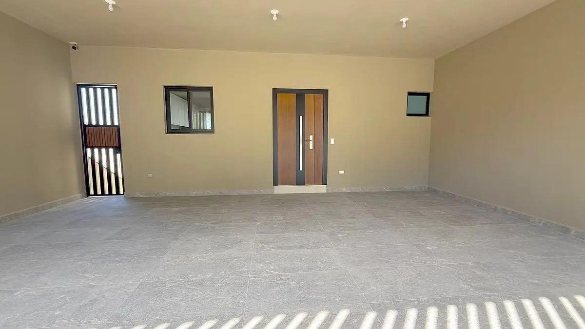 Casa en VENTA o RENTA a estrenar zona Cumbres arriba de Av Leonoes Monterrey — foto 2