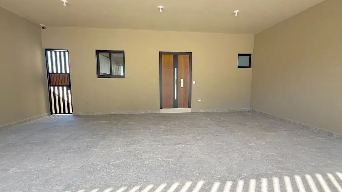 Casa en VENTA o RENTA a estrenar zona Cumbres arriba de Av Leonoes Monterrey — foto 2
