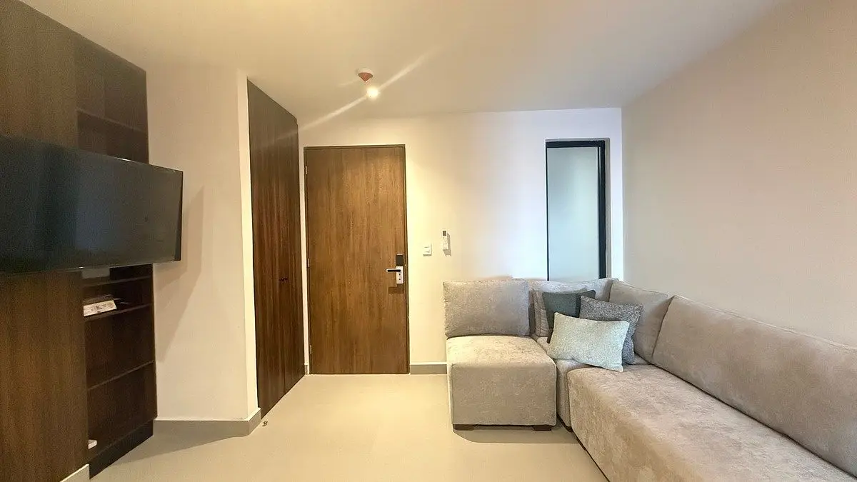 Departamento en renta a estrenar Amueblado zona Cumbres, plaza Sikara, Monterry — foto 2