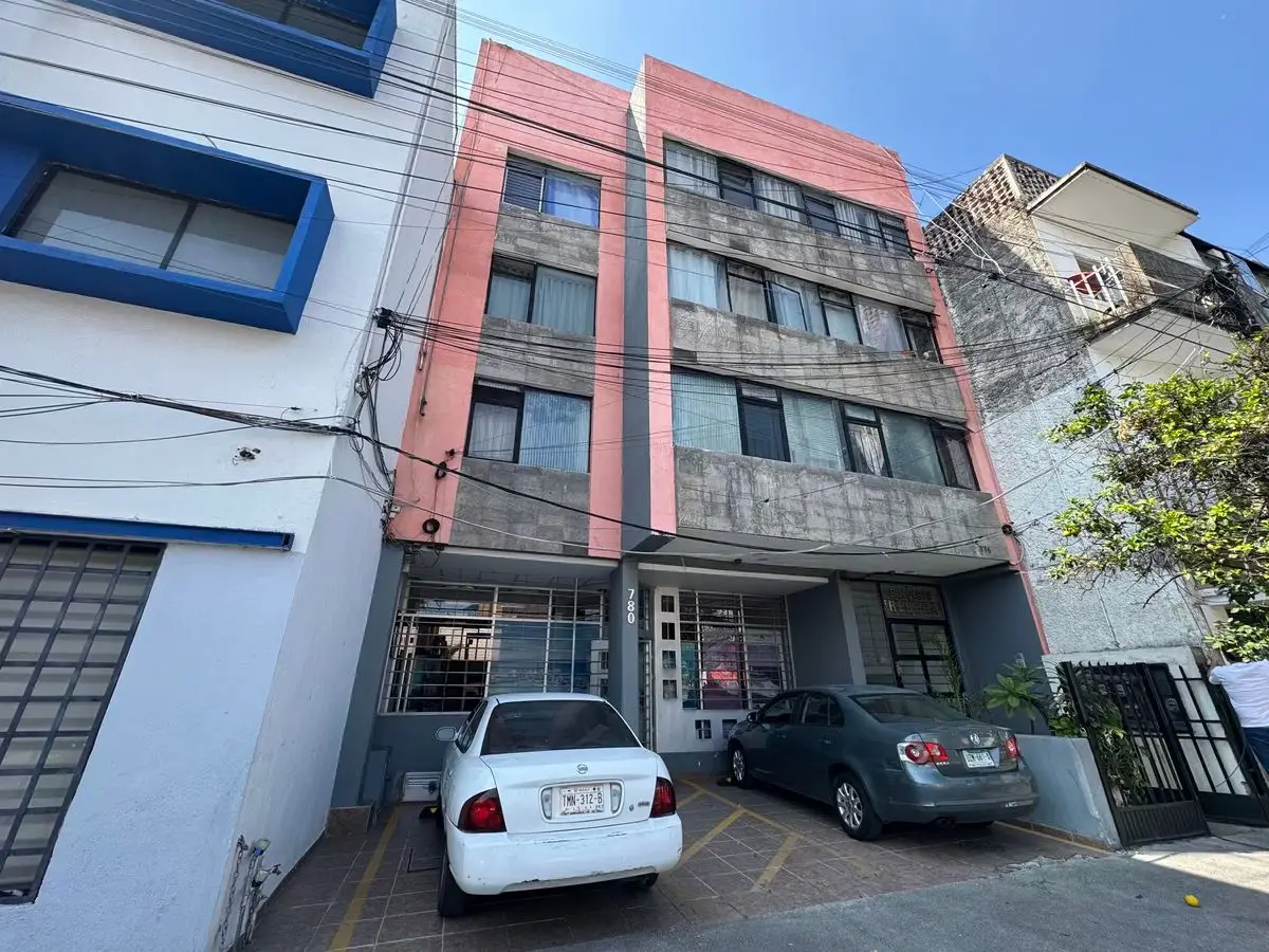 Edificio en Zona Prime Sobre Enrique Díaz de León — foto 3