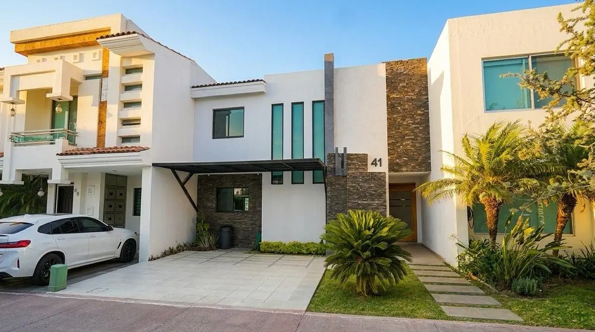 Casa de oportunidad en solares, coto Antara