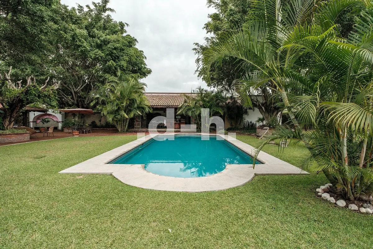 Casa con alberca y jardin en Lomas de Cocoyoc — foto 3