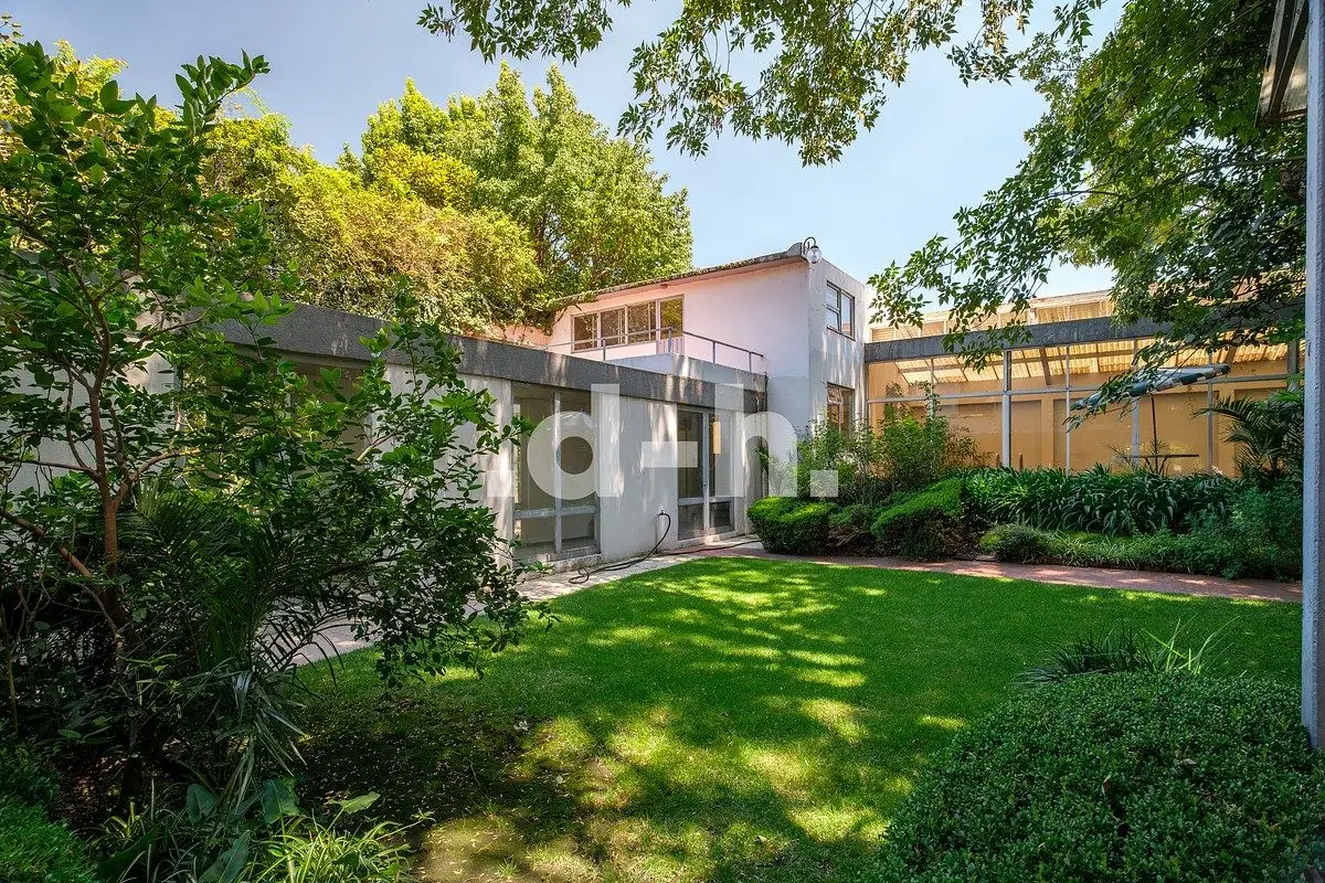 Casa en Venta en Tlalpan Centro con Alberca, Jardín y 7 Recámaras