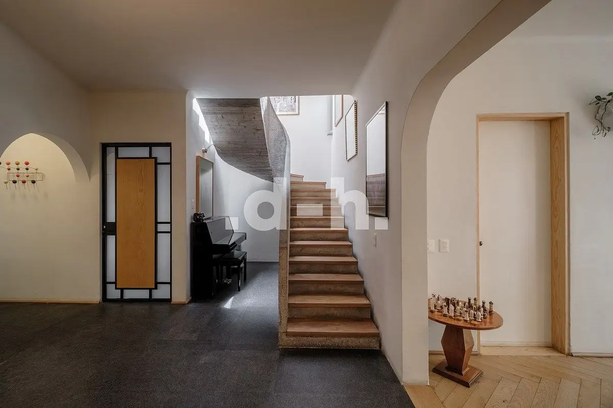 Casa remodelada de autor con diseño atemporal y esencia mid-century — foto 12