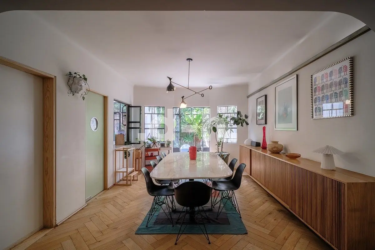 Casa remodelada de autor con diseño atemporal y esencia mid-century — foto 3