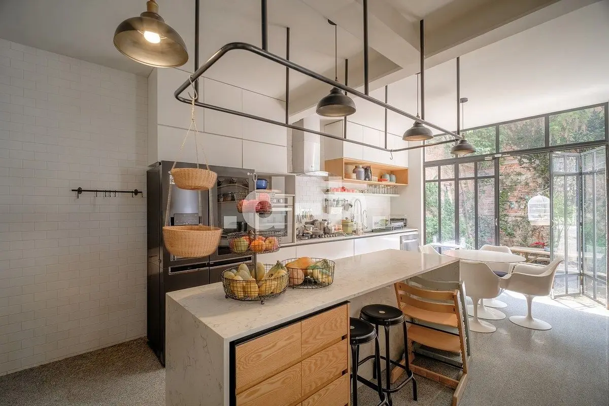 Casa remodelada de autor con diseño atemporal y esencia mid-century — foto 4