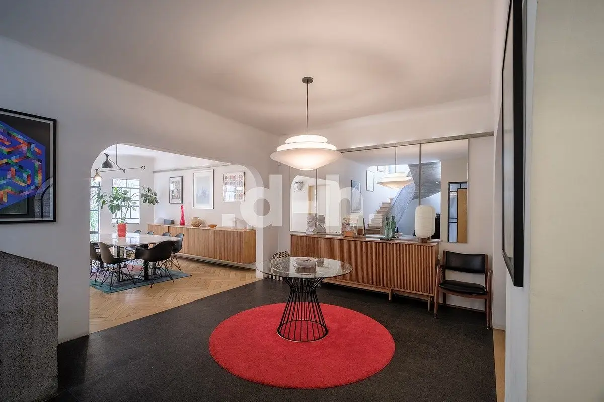 Casa remodelada de autor con diseño atemporal y esencia mid-century — foto 10